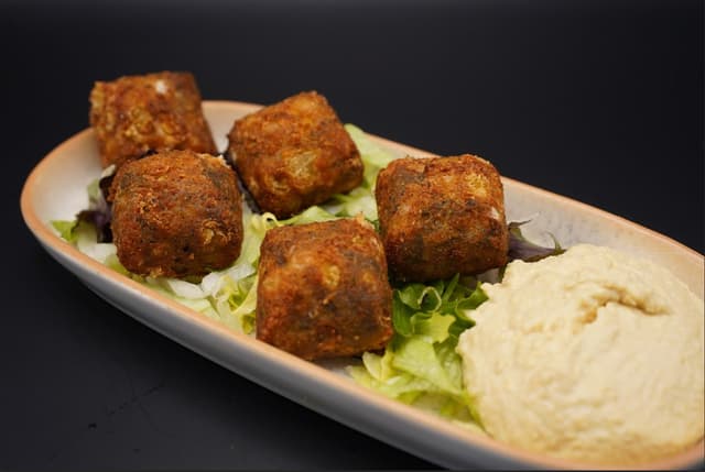 FALAFEL&HUMMUS